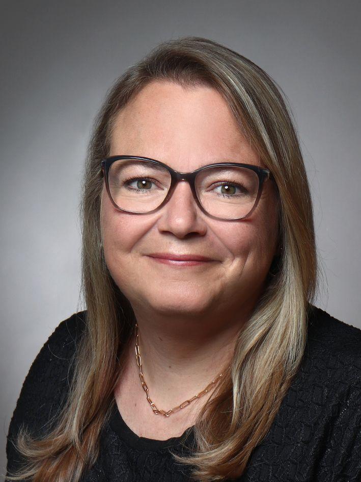 Passbild Friederike Overbuschmann